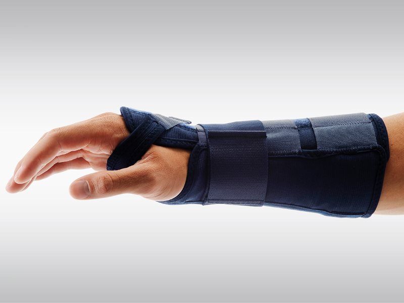 Omnimed Ortho Manu Classic Handgelenkbandage 14-16.5cm rechts