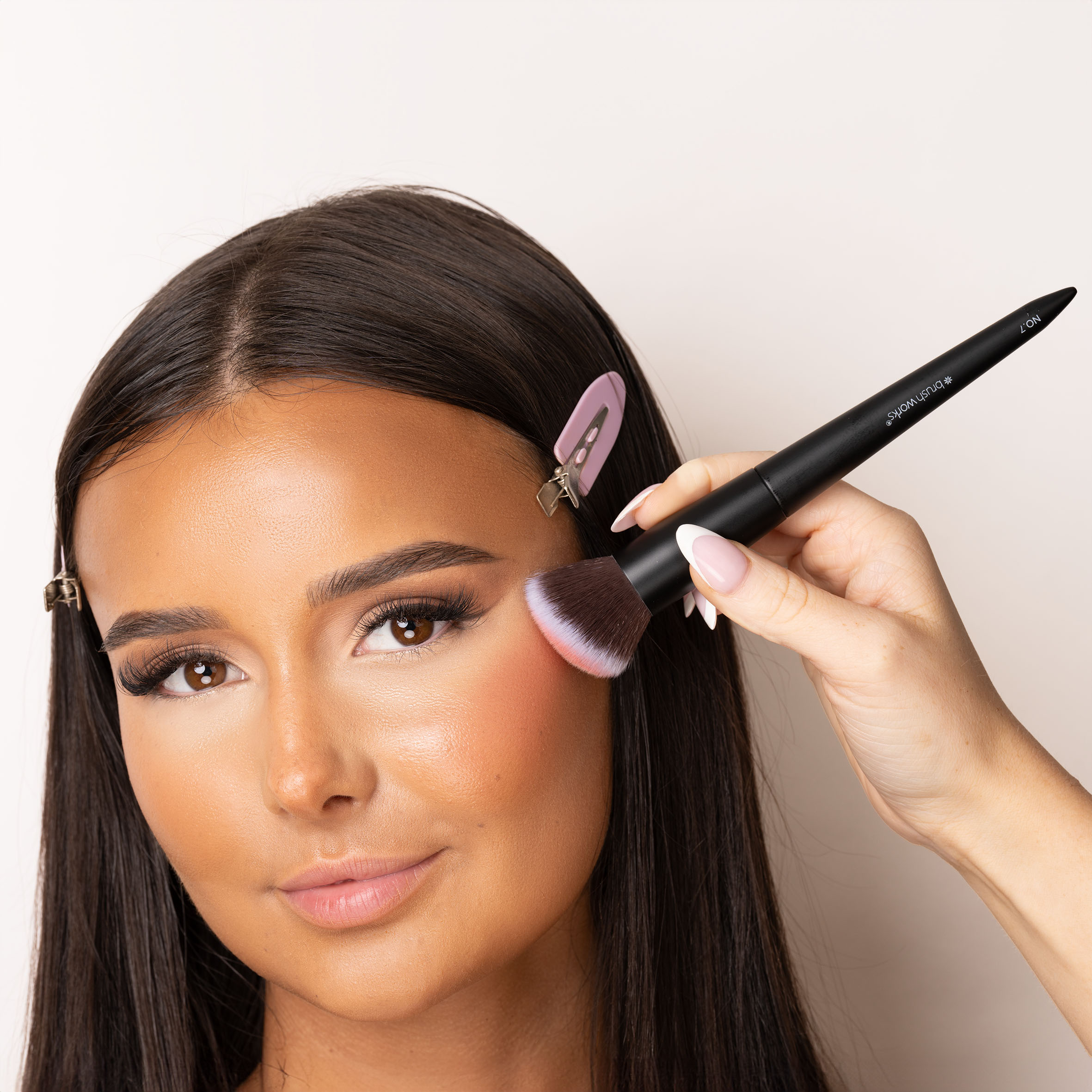 BRUSHWORKS Angled Blush Brush, Bild 3 von 5