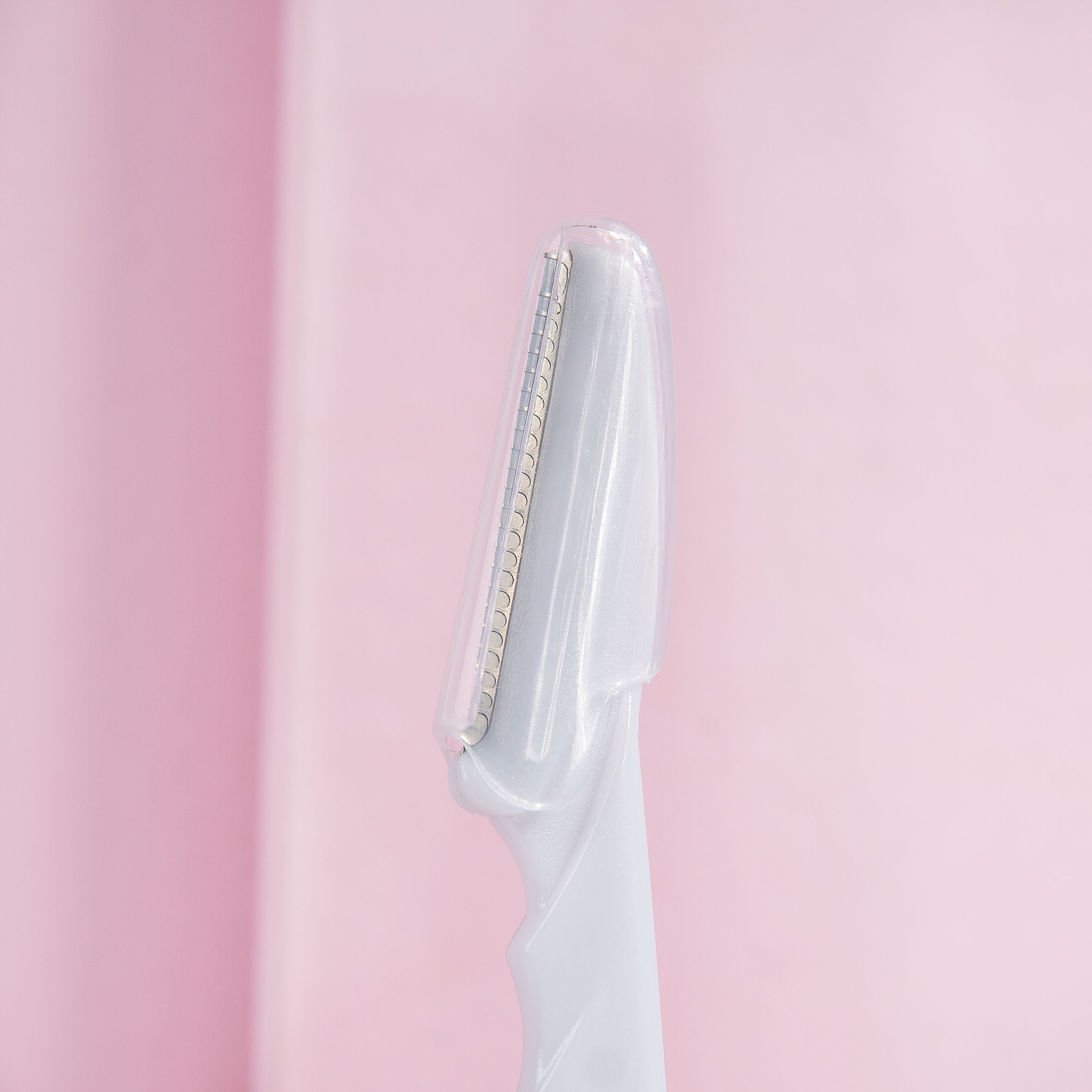 BRUSHWORKS Angled Dermaplaners, Bild 3 von 5