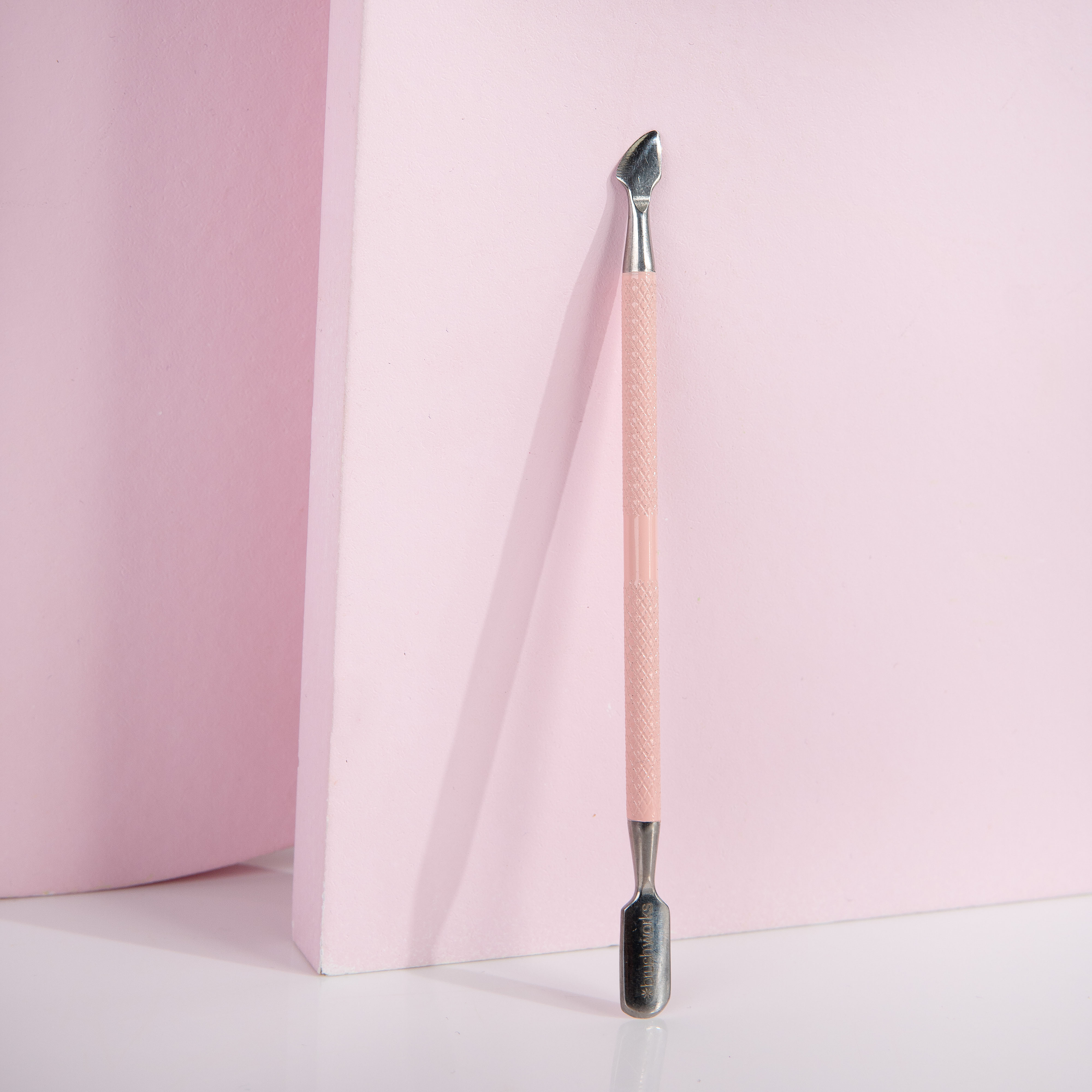 BRUSHWORKS Cuticle Pusher, Bild 3 von 5
