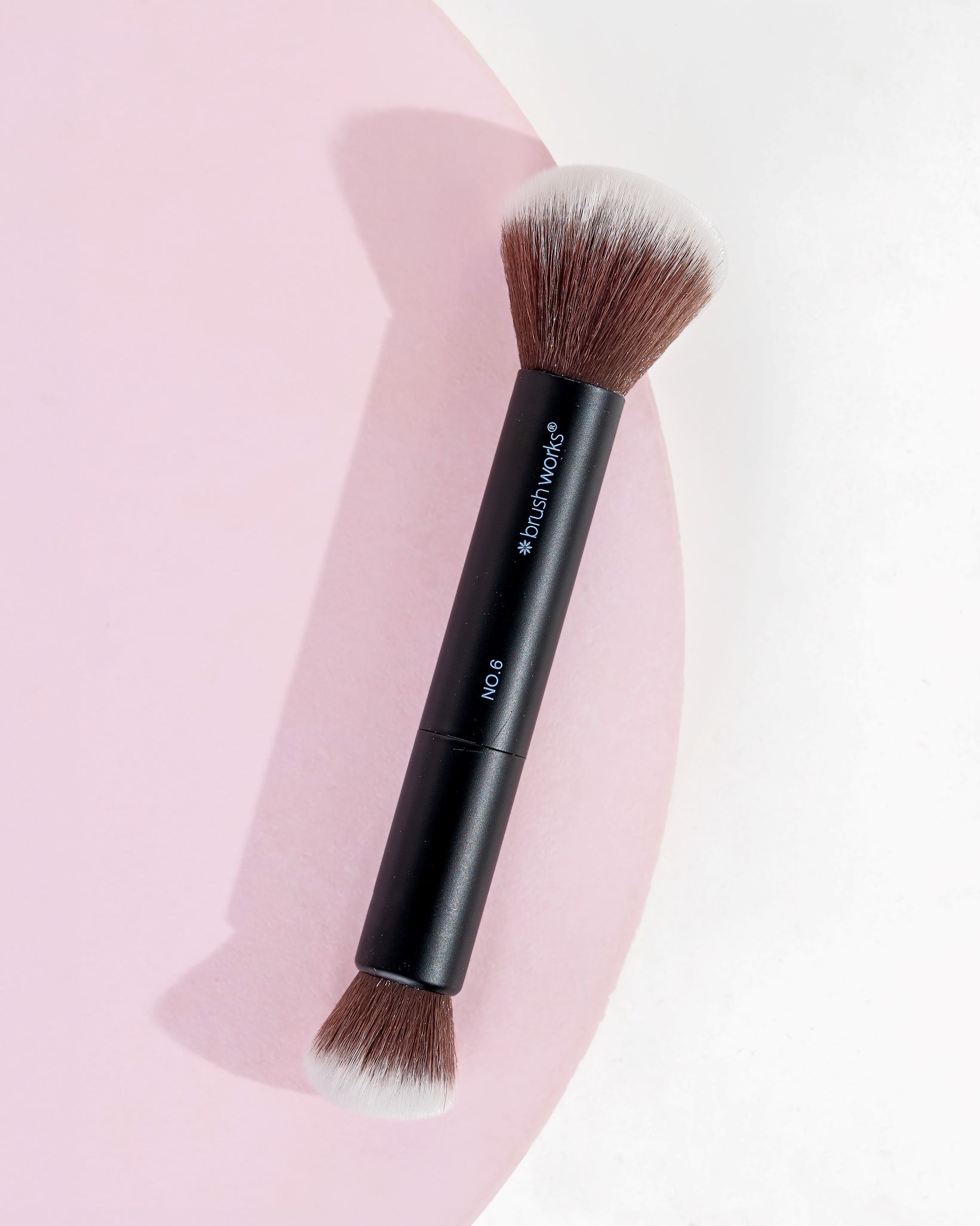 BRUSHWORKS Double Ended Powder and Buff Brush, Bild 5 von 5