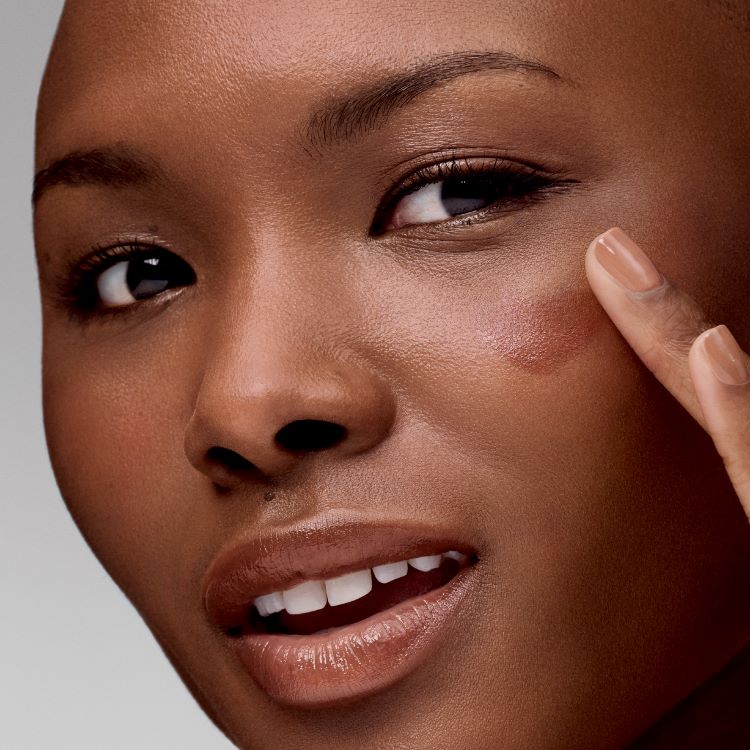 Estee Lauder Futurist Blushmaker, Bild 4 von 4