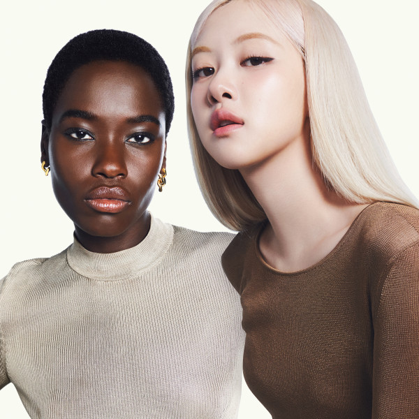 Yves Saint Laurent All Hours Glow Foundation, image 4 sur 4